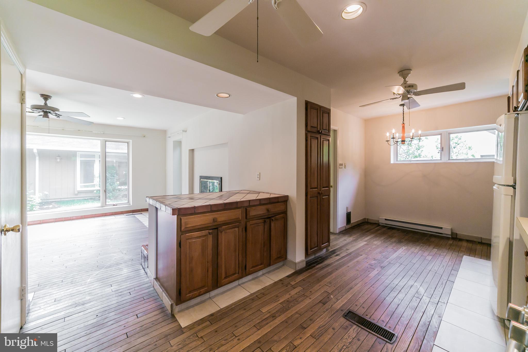 26 Devonwood Road Wayne, PA 19087 - Photo 8 of 22 Kitchen/Family Area