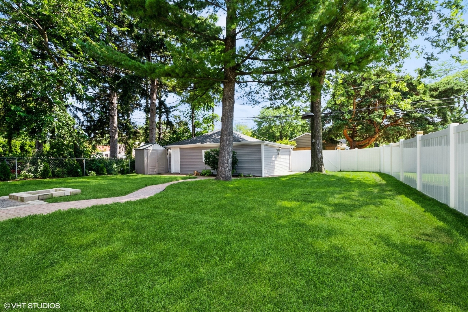 8501 Harding Avenue Skokie, IL 60076 - Photo 33 of 37 a garden view