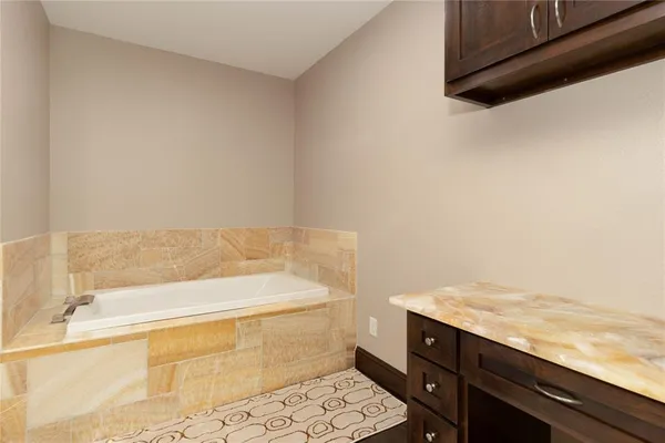 $2,999,900 | 2801 Wexford Drive, Unit 1401, Tyler, TX 75709