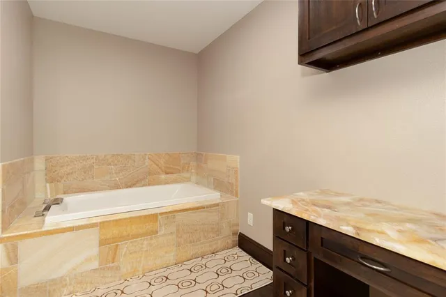 $2,999,900 | 2801 Wexford Drive, Unit 1401, Tyler, TX 75709