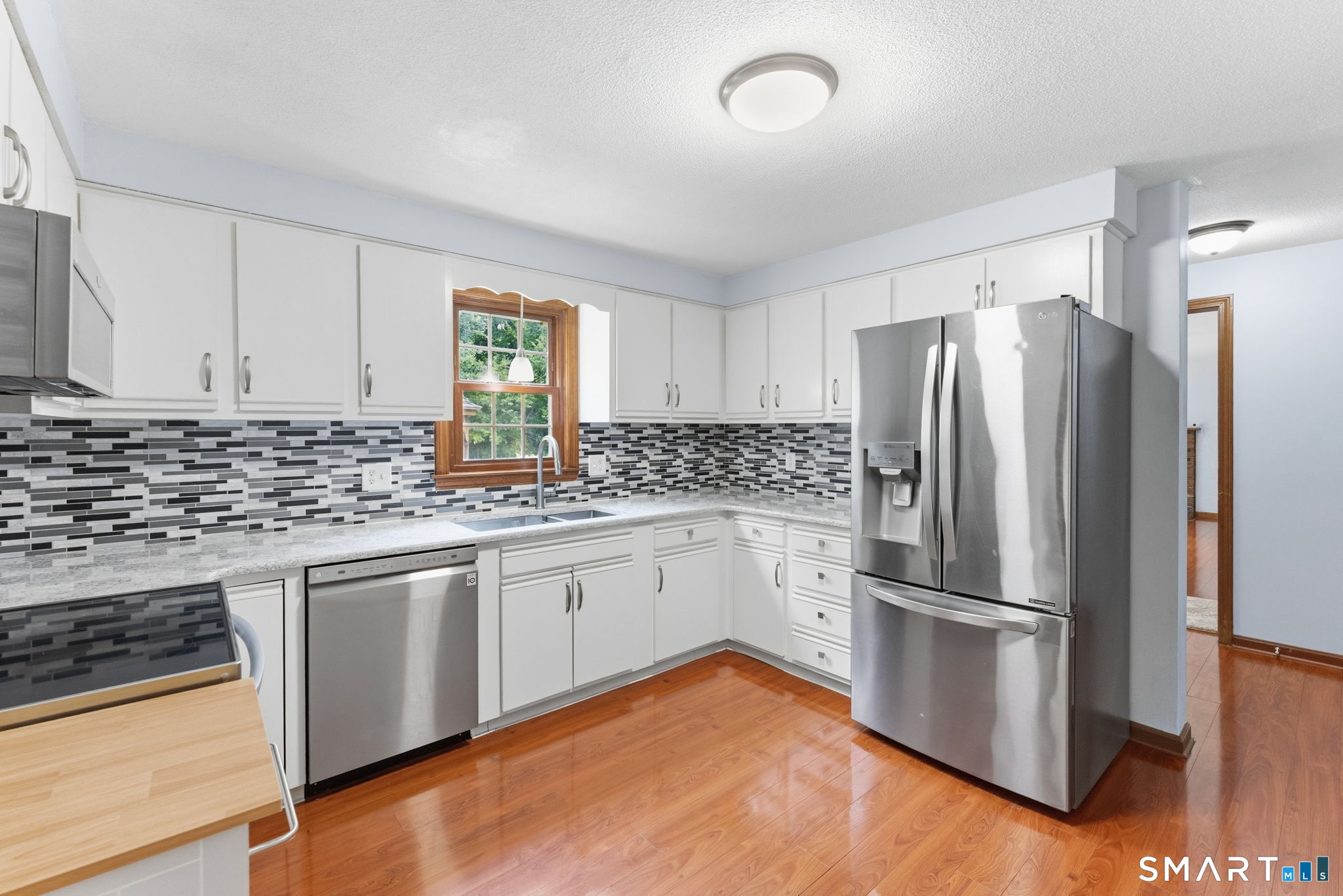 75 Grissom Road Manchester, CT 06042 - Photo 4 of 32