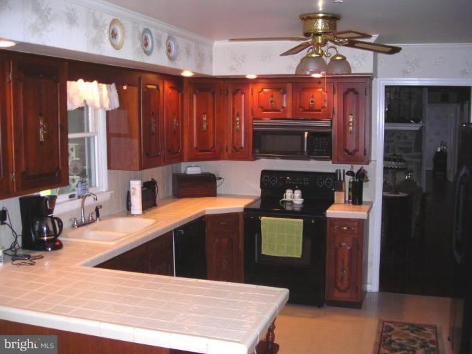 10599 Old Forge Road Waynesboro, PA 17268 - Photo 3 of 30 Kitchen