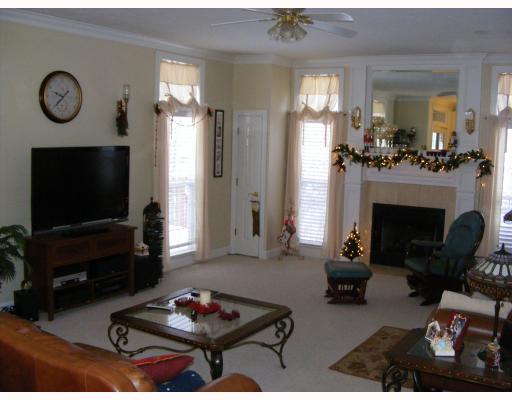 175 Hoon Road Butler, PA 16001 - Photo 8 of 18 Den/Family/Great Room.