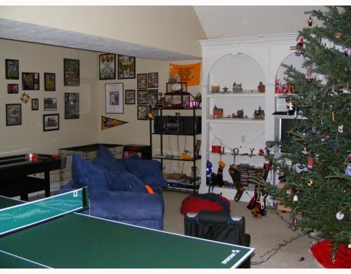 175 Hoon Road Butler, PA 16001 - Photo 9 of 18 Den/Family/Great Room.