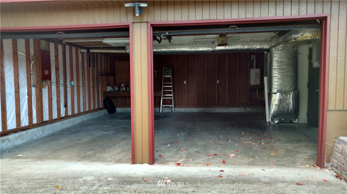 5037 Carpenter Road Southeast Olympia, WA 98513 - Photo 3 of 10 Gallery Image 3