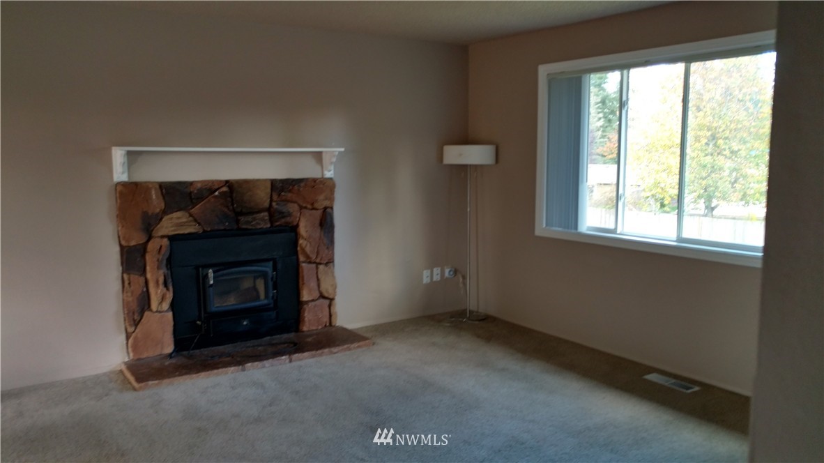 5037 Carpenter Road Southeast Olympia, WA 98513 - Photo 6 of 10 Gallery Image 6