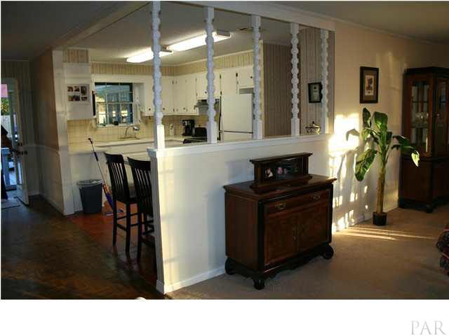 4714 Shell Road Milton, FL 32583 - Photo 10 of 22 Dining and Kitchen
