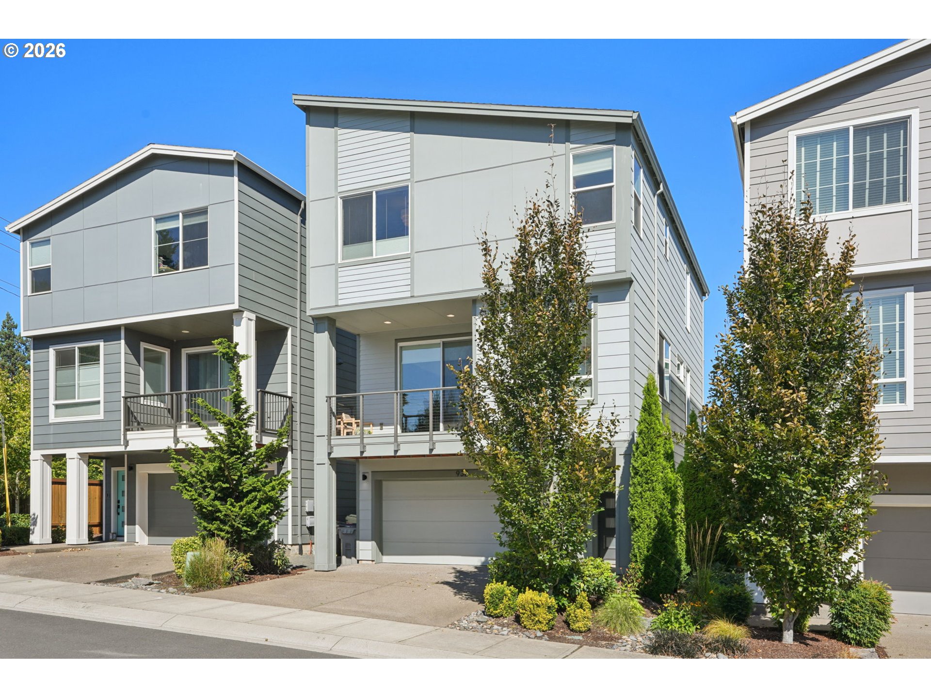 938 Southwest Adrian Terrace Beaverton, OR 97005 - Photo 2 of 27