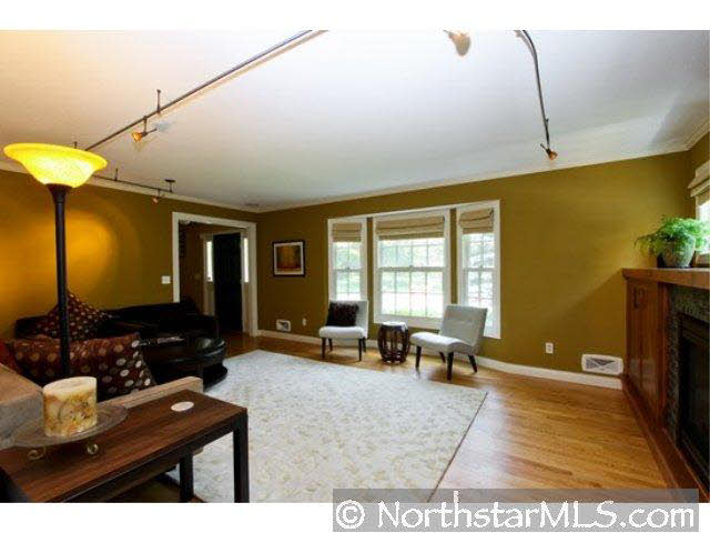 4441 Eagle Ridge Place Minnetonka, MN 55345 - Photo 3 of 10