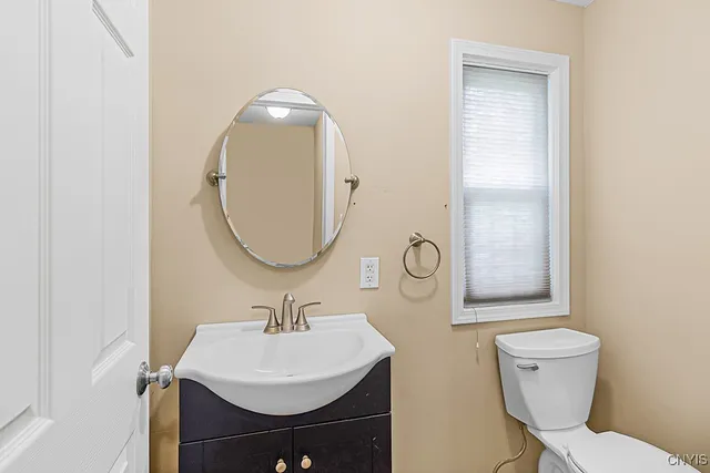 $380,000 | 5 Glen Crest Boulevard, New Hartford, NY 13413