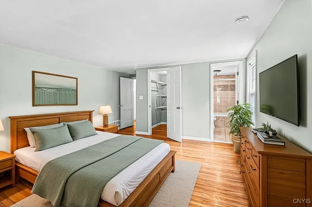 $380,000 | 5 Glen Crest Boulevard, New Hartford, NY 13413