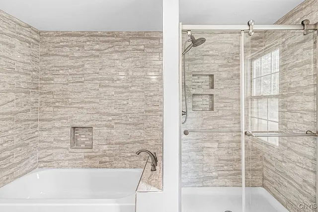 $380,000 | 5 Glen Crest Boulevard, New Hartford, NY 13413