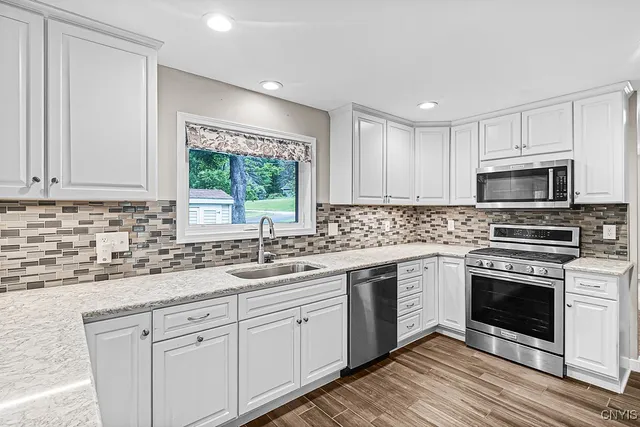 $380,000 | 5 Glen Crest Boulevard, New Hartford, NY 13413