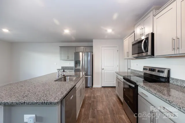 $2,600 | 2125 Allium Drive, Charlotte, NC 28216