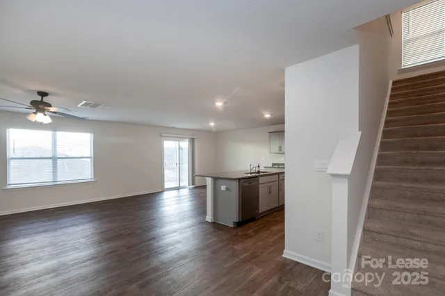 $2,600 | 2125 Allium Drive, Charlotte, NC 28216