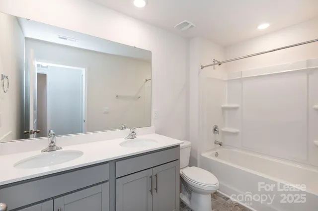 $2,600 | 2125 Allium Drive, Charlotte, NC 28216