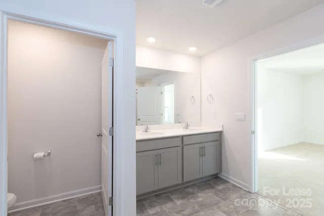 $2,600 | 2125 Allium Drive, Charlotte, NC 28216