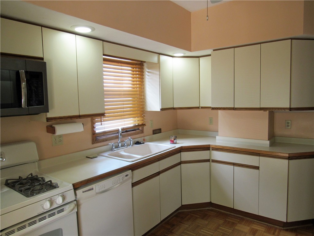 95 Warwick Avenue Rochester, NY 14611 - Photo 11 of 18