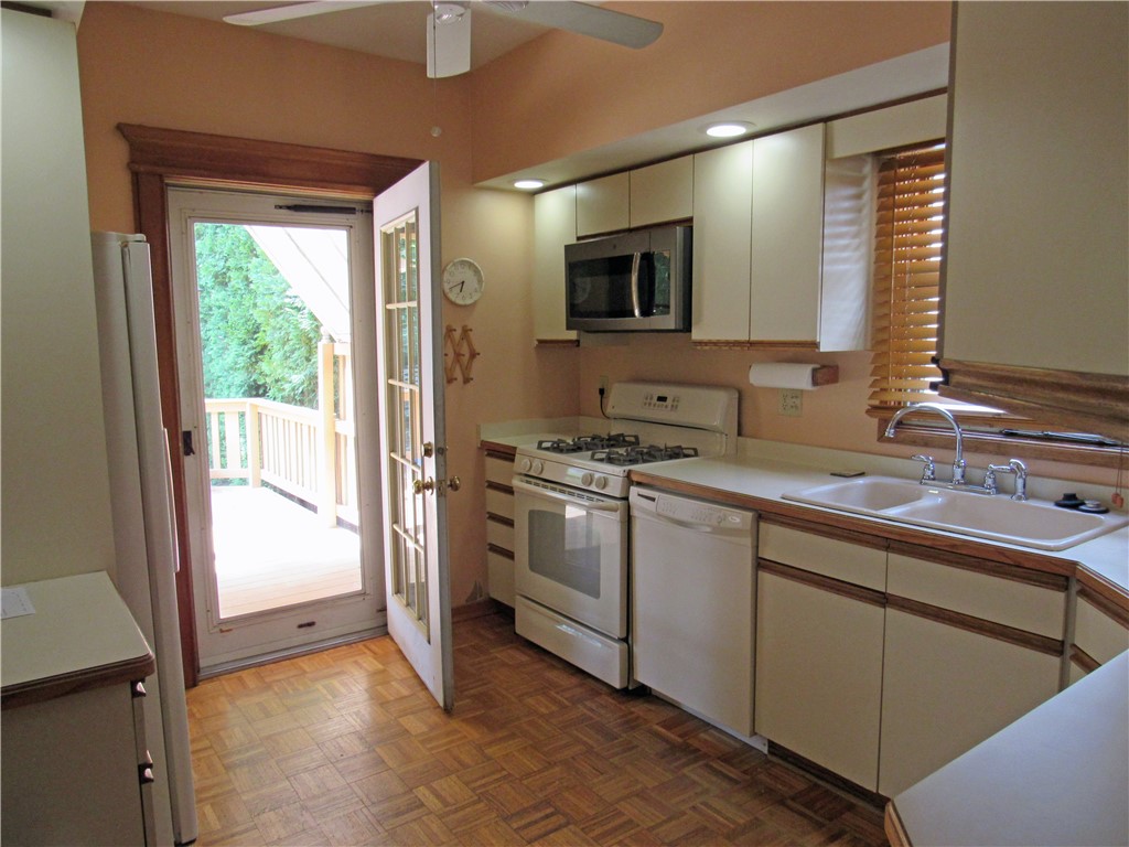 95 Warwick Avenue Rochester, NY 14611 - Photo 10 of 18