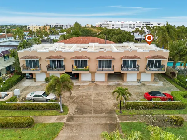 $3,895 | 2049 Southeast 6th Street, Unit F, Deerfield Beach, FL 33441