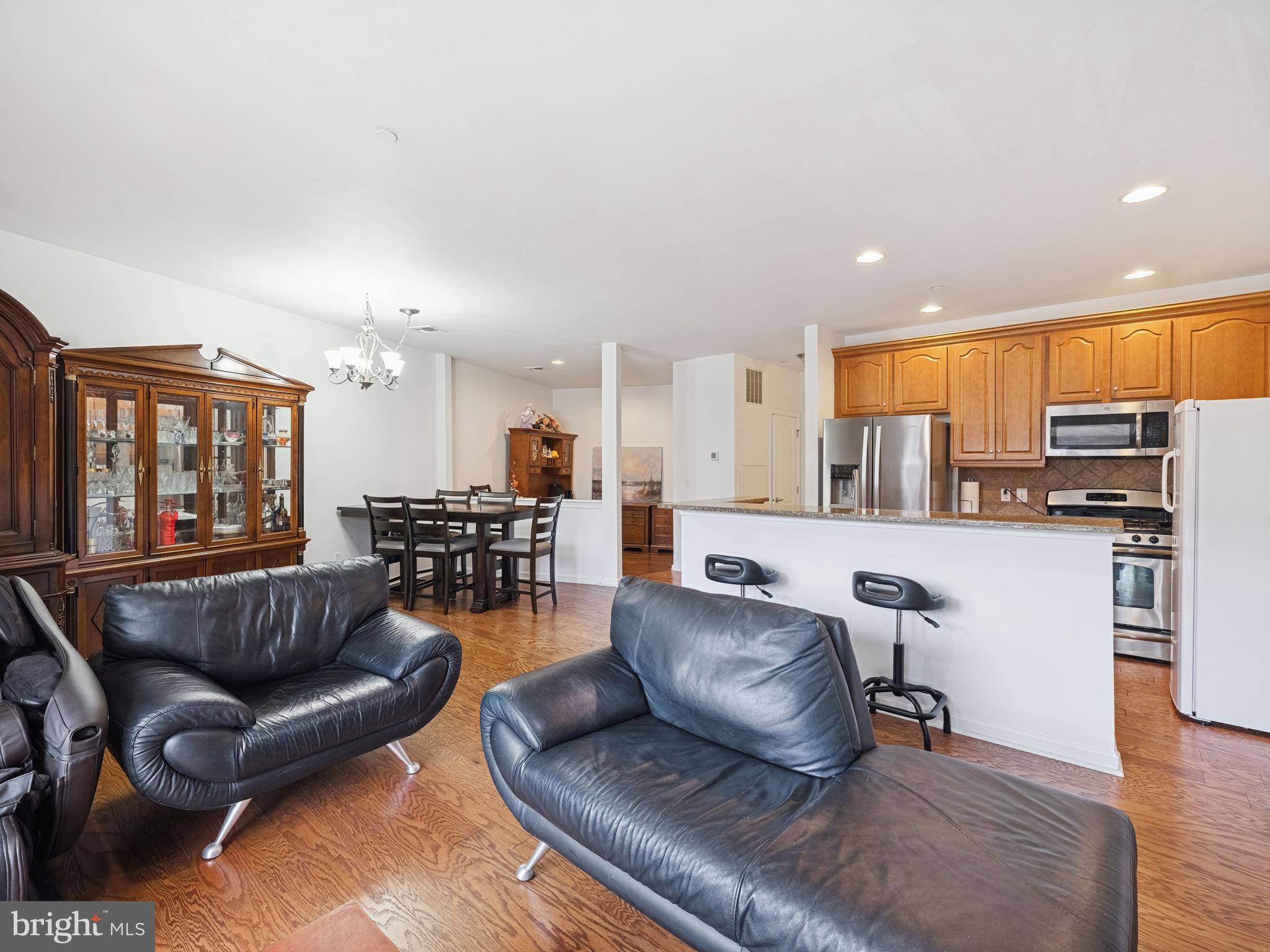 327 Carson Terrace, Unit 327 Huntingdon Valley, PA 19006 - Photo 8 of 39
