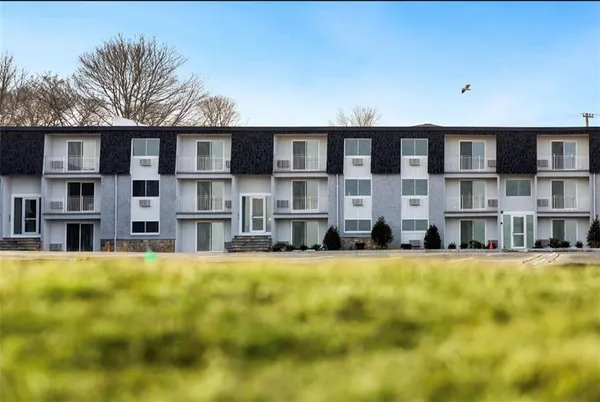 $3,000 | 151 Ocean Road, Unit 3, Narragansett, RI 02882