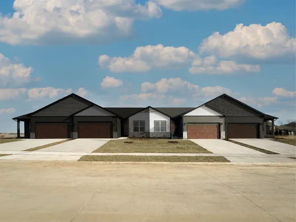 $399,995 | 12 West Orchid Lane, Unit 3, Channahon, IL 60410