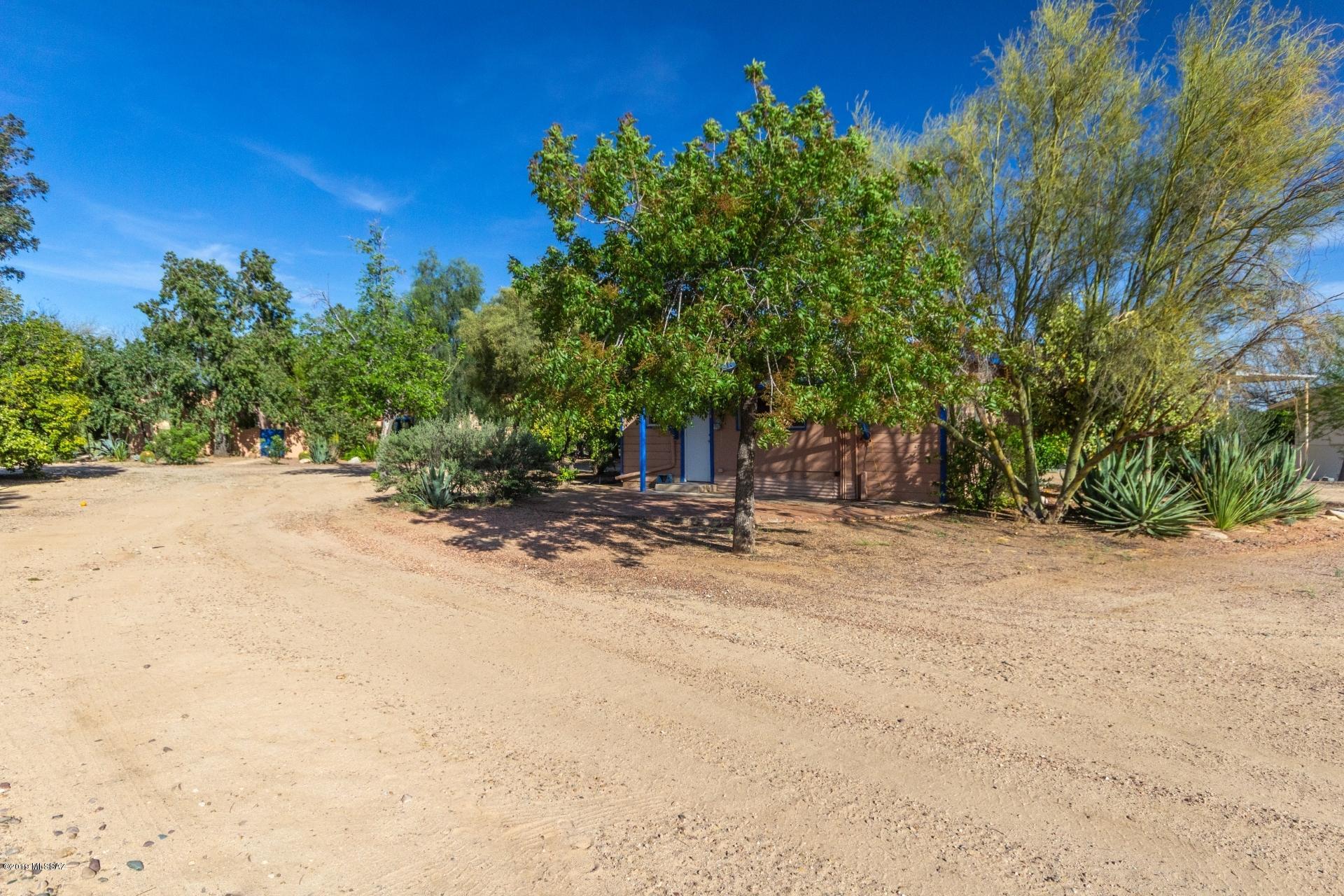9350 North Shannon Road Tucson, AZ 85742 - Photo 4 of 37