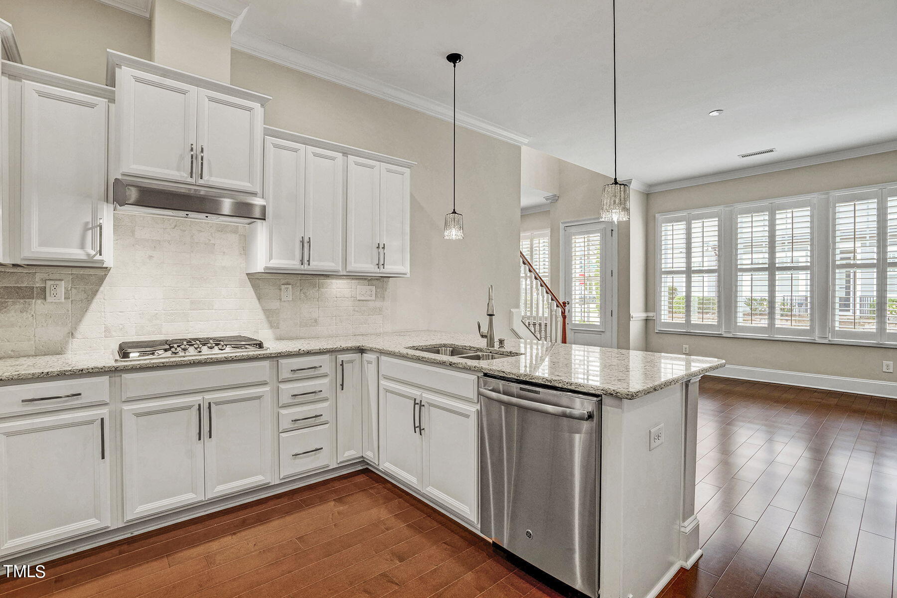 513 Deodar Lane Raleigh, NC 27608 - Photo 11 of 35 11-web-or-mls-513 Deodar Ln-13