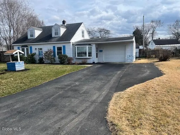 $255,000 | 1051 Inner Drive, Rotterdam, NY 12303