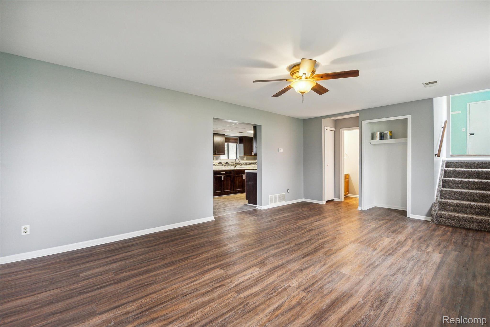 2196 South Vassar Road Burton, MI 48519 - Photo 10 of 39 Gallery Image 10
