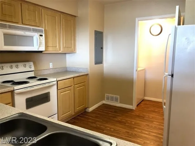 $289,000 | 6955 Durango Drive, Unit 3092, Las Vegas, NV 89149