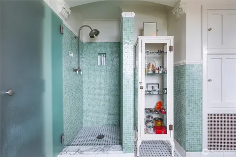 $4,950,000 | 2844 Cascadia Avenue South, Seattle, WA 98144