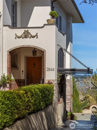 $4,950,000 | 2844 Cascadia Avenue South, Seattle, WA 98144