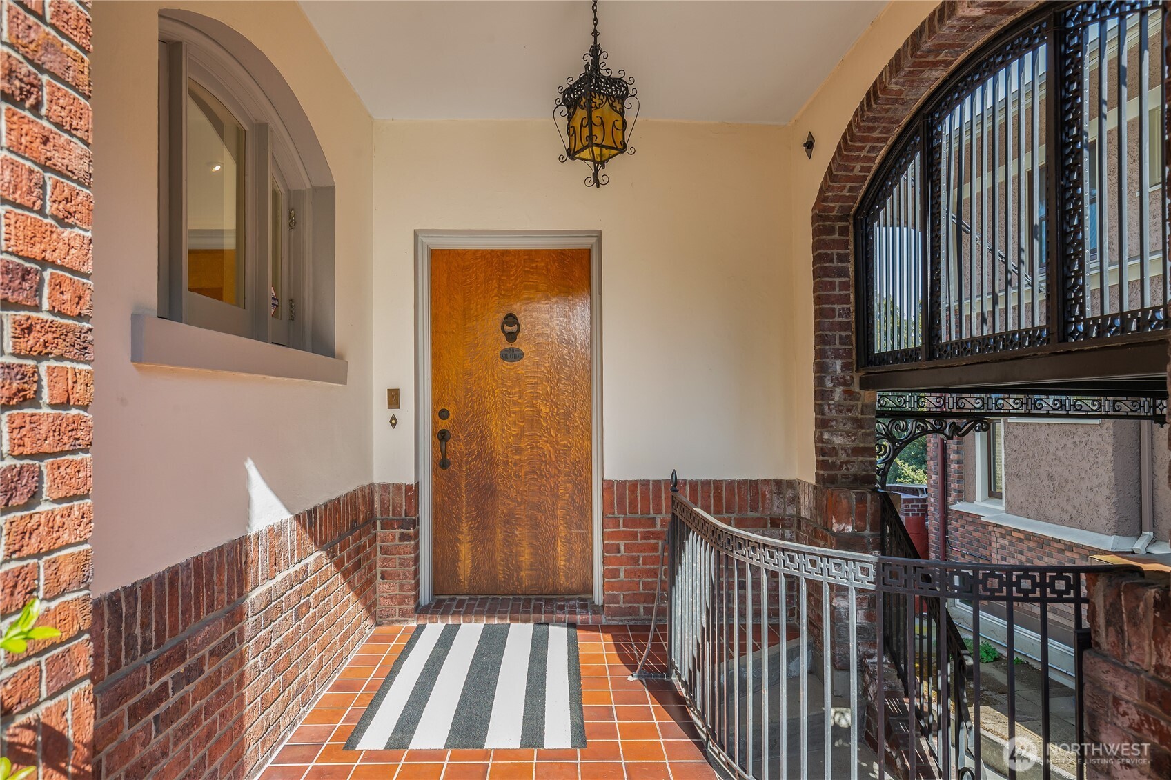 2844 Cascadia Avenue South Seattle, WA 98144 - Photo 3 of 40