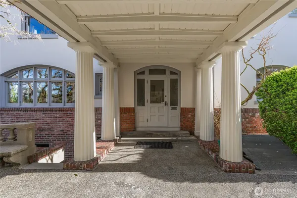 $4,950,000 | 2844 Cascadia Avenue South, Seattle, WA 98144