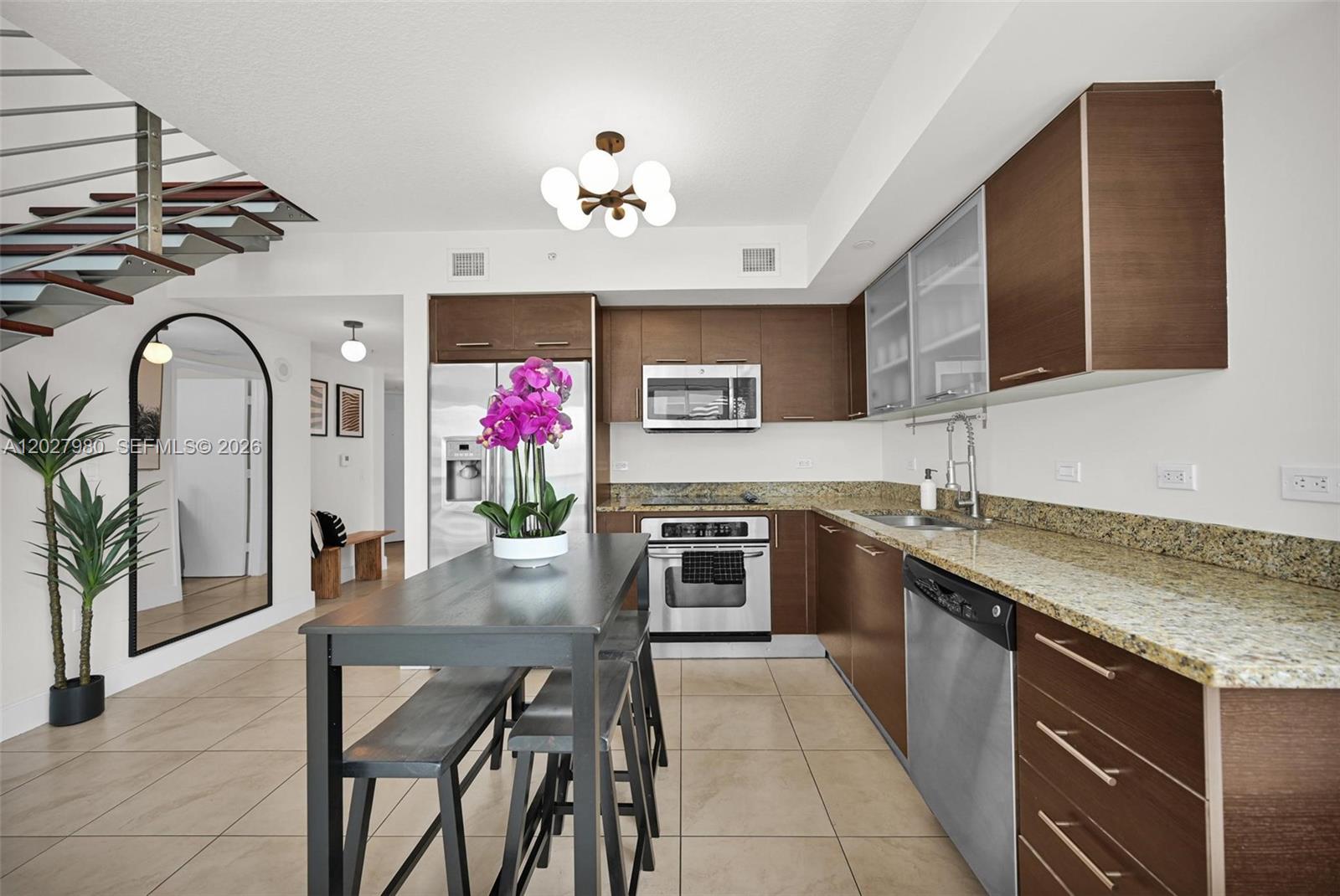 41 Southeast 5th Street, Unit 517 Miami, FL 33131 - Photo 7 of 49