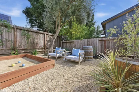 $1,879,000 | 1830 Spring Mountain Road, St. Helena, CA 94574