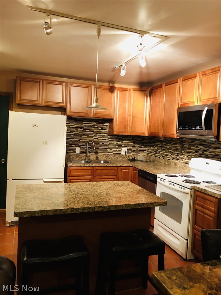 3271 Silsby Road Cleveland, OH 44118 - Photo 9 of 18 Gallery Image 9