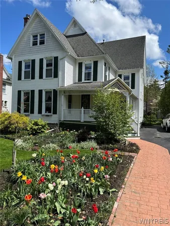 $395,000 | 13 Bloomingdale Avenue, Newstead, NY 14001