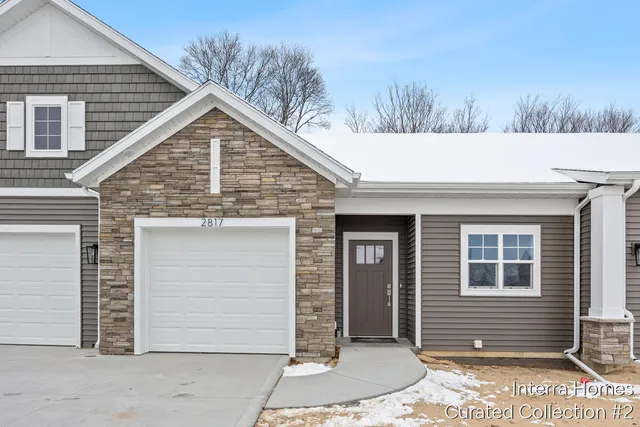 $389,900 | 2817 West Cobblestone Ct. Southeast, Unit 11, Kentwood, MI 49512