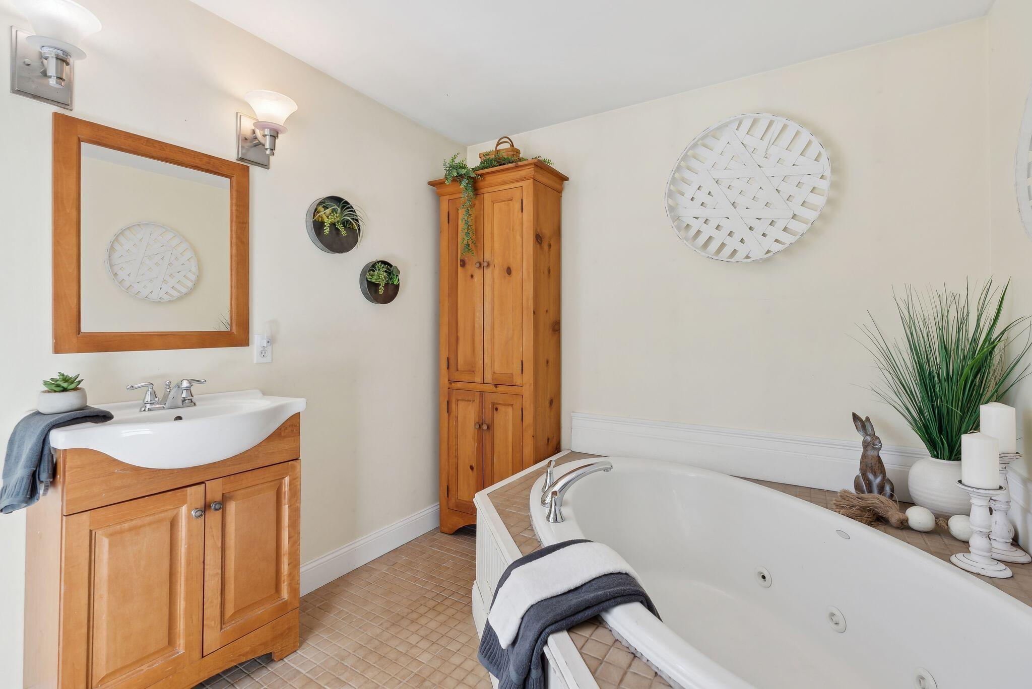 72 Falmouth Road Windham, ME 04062 - Photo 36 of 41 en-suite bath