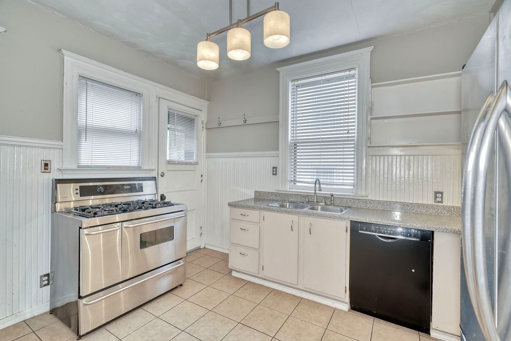 371 Alexander Street Rochester, NY 14607 - Photo 15 of 48