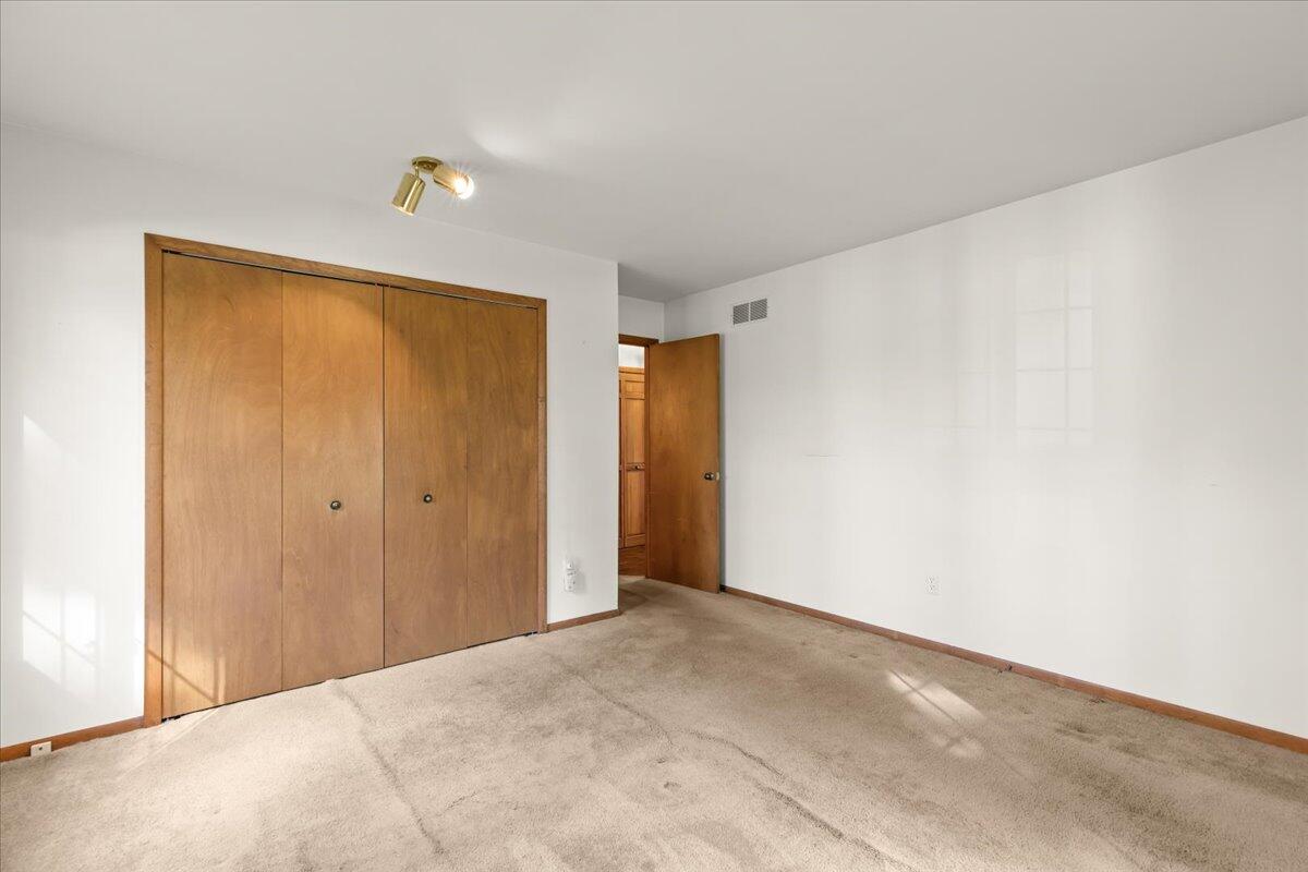2683 Fenton Road Hartland, MI 48353 - Photo 28 of 39 20-2683 Fenton Rd