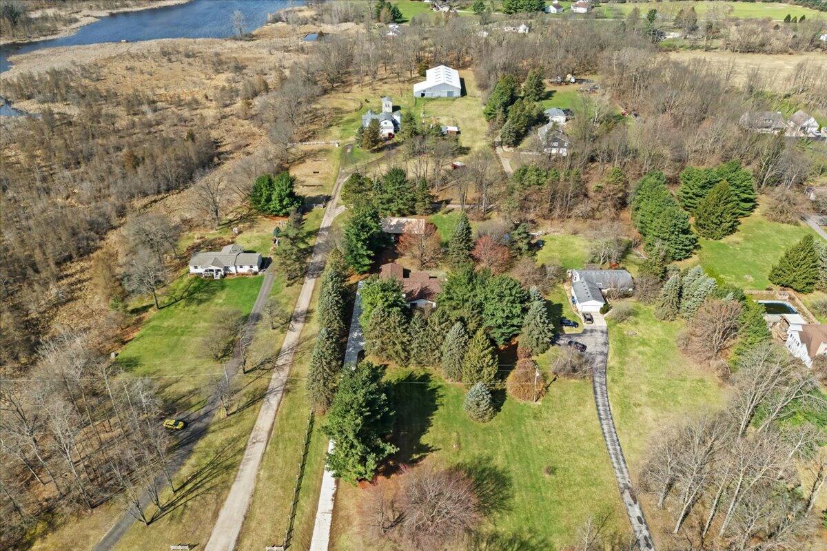 2683 Fenton Road Hartland, MI 48353 - Photo 3 of 39 34-2683 Fenton Rd