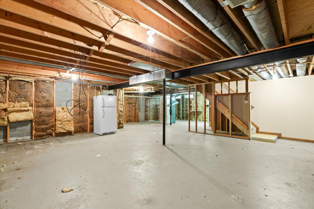 2683 Fenton Road Hartland, MI 48353 - Photo 33 of 39 25-2683 Fenton Rd