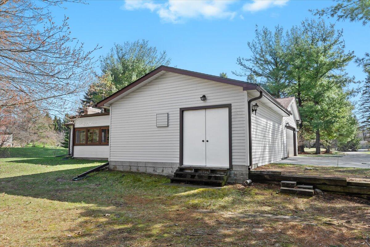 2683 Fenton Road Hartland, MI 48353 - Photo 36 of 39 28-2683 Fenton Rd