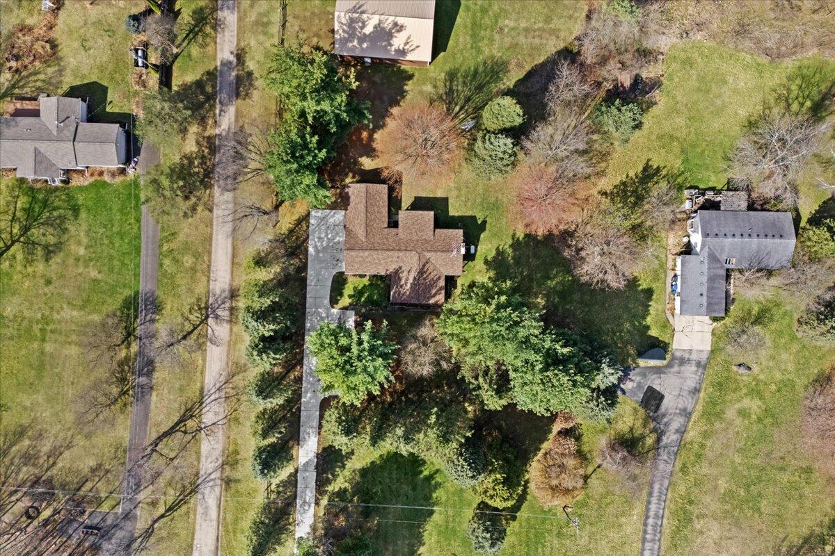 2683 Fenton Road Hartland, MI 48353 - Photo 5 of 39 36-2683 Fenton Rd