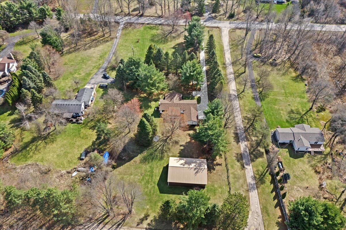 2683 Fenton Road Hartland, MI 48353 - Photo 6 of 39 37-2683 Fenton Rd