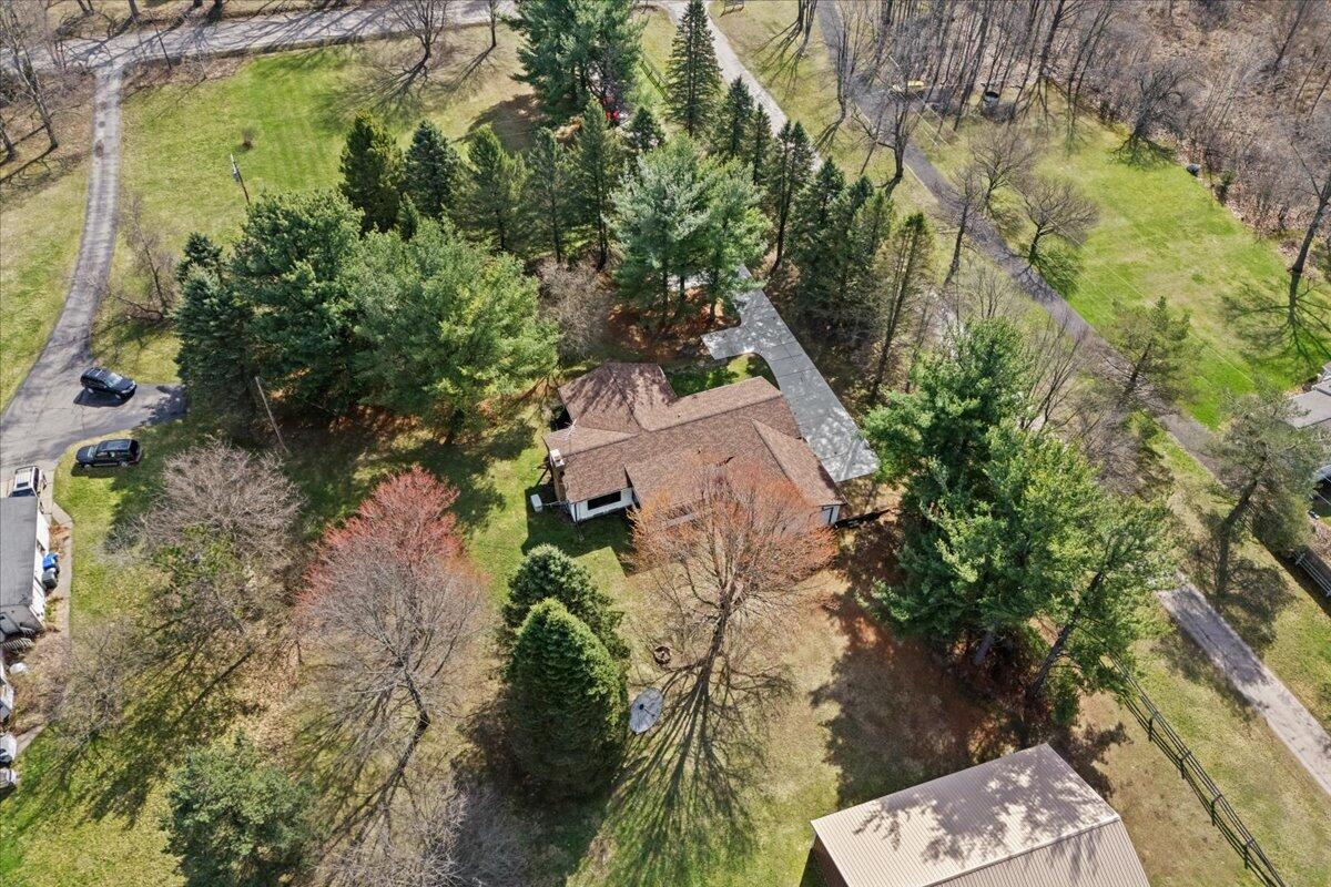 2683 Fenton Road Hartland, MI 48353 - Photo 7 of 39 38-2683 Fenton Rd